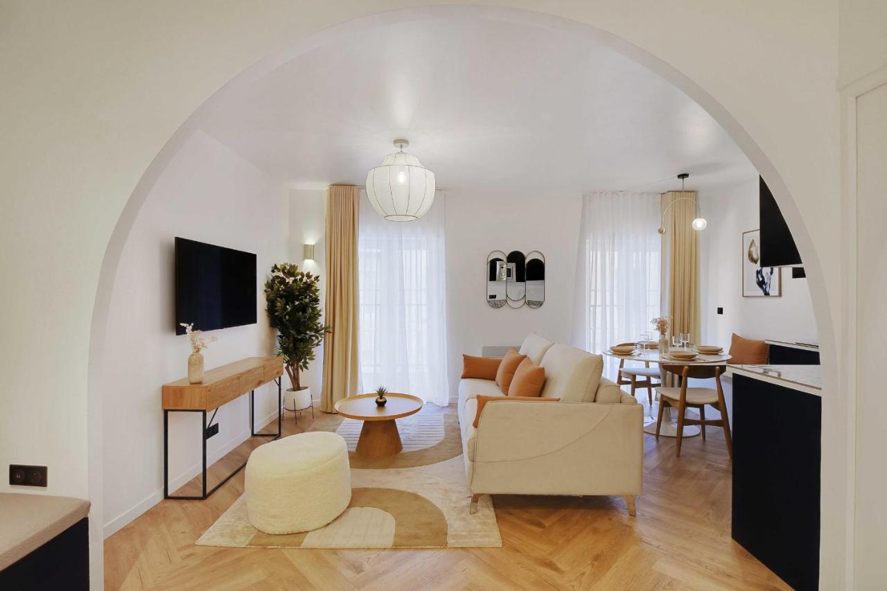 Charming Apartment Near Maraissentier Париж Экстерьер фото